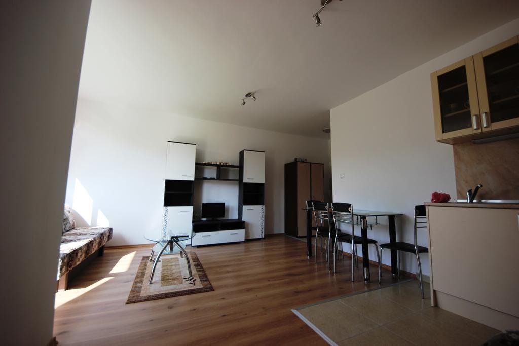 Menada Butterfly Apartment Sveti Vlas Ruang foto