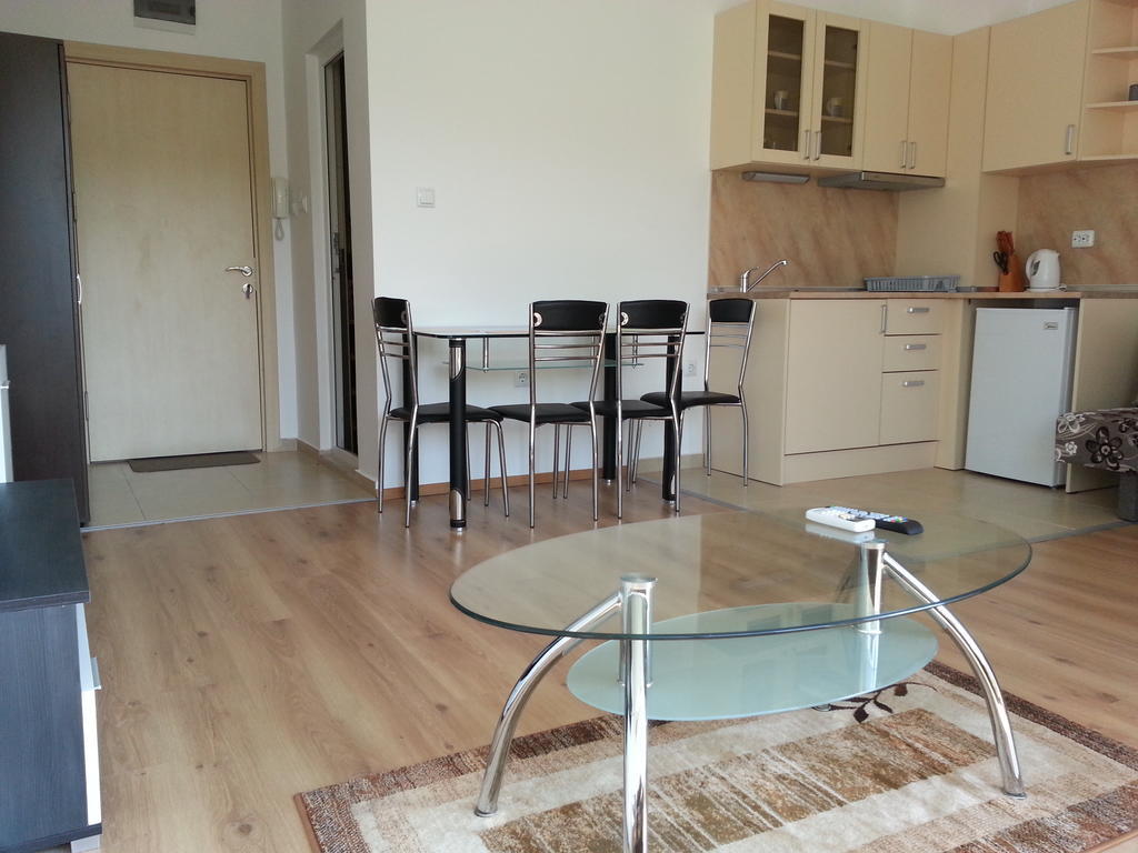 Menada Butterfly Apartment Sveti Vlas Ruang foto