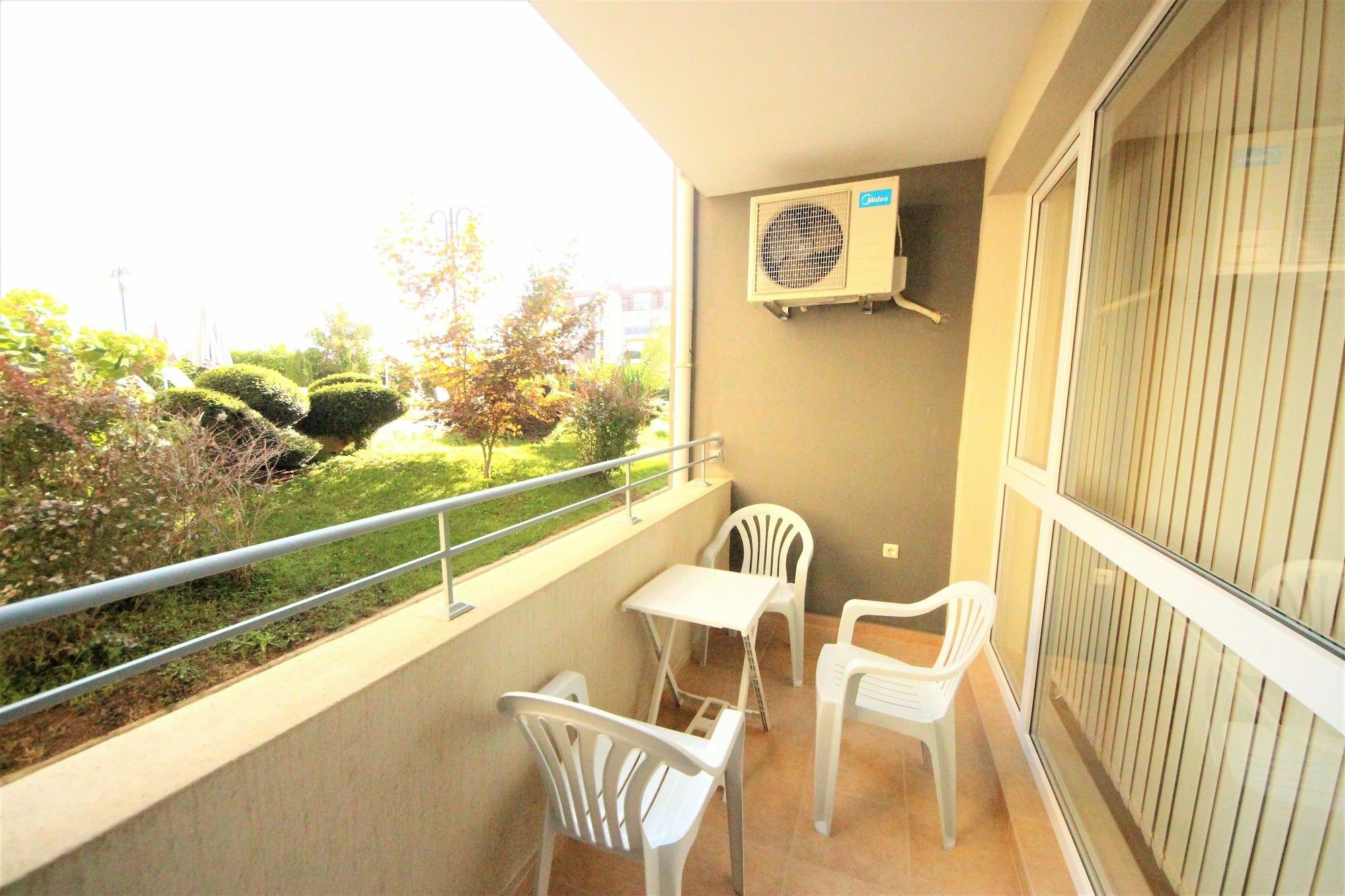 Menada Butterfly Apartment Sveti Vlas Bagian luar foto