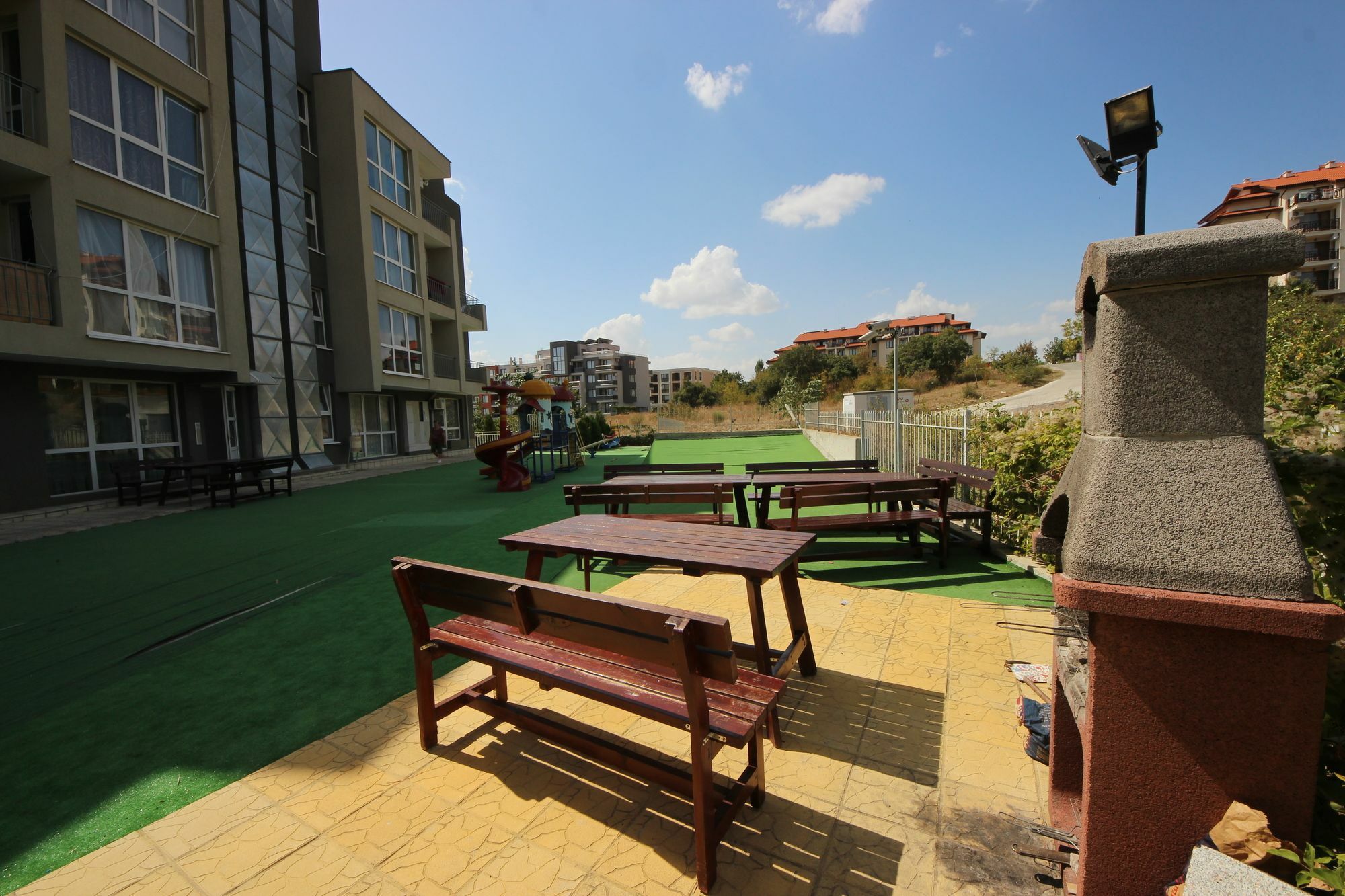 Menada Butterfly Apartment Sveti Vlas Bagian luar foto