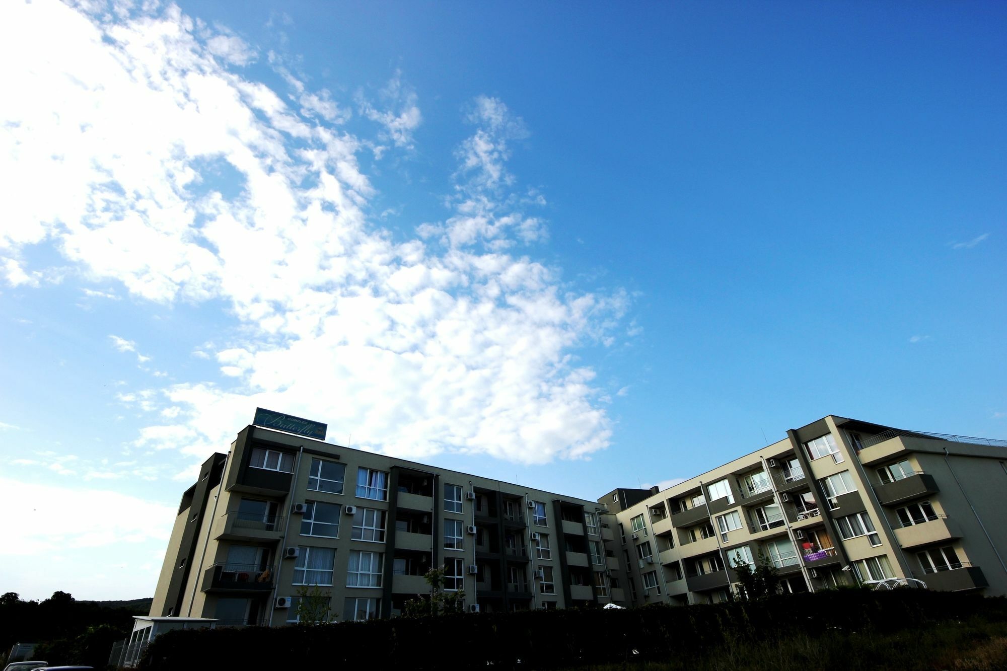 Menada Butterfly Apartment Sveti Vlas Bagian luar foto